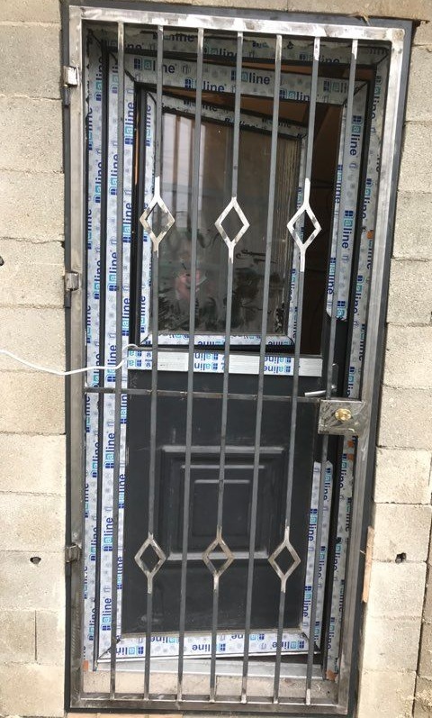 Grille d'entrée sur mesure avec soudage complet 